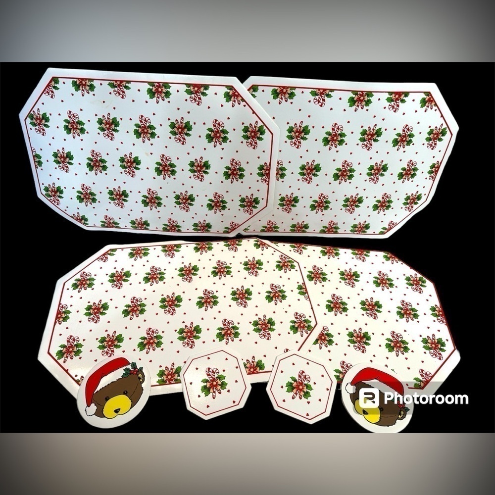 VTG Holiday Coordinates 8 Piece Set Table Fashion Christmas Place Mats Coasters